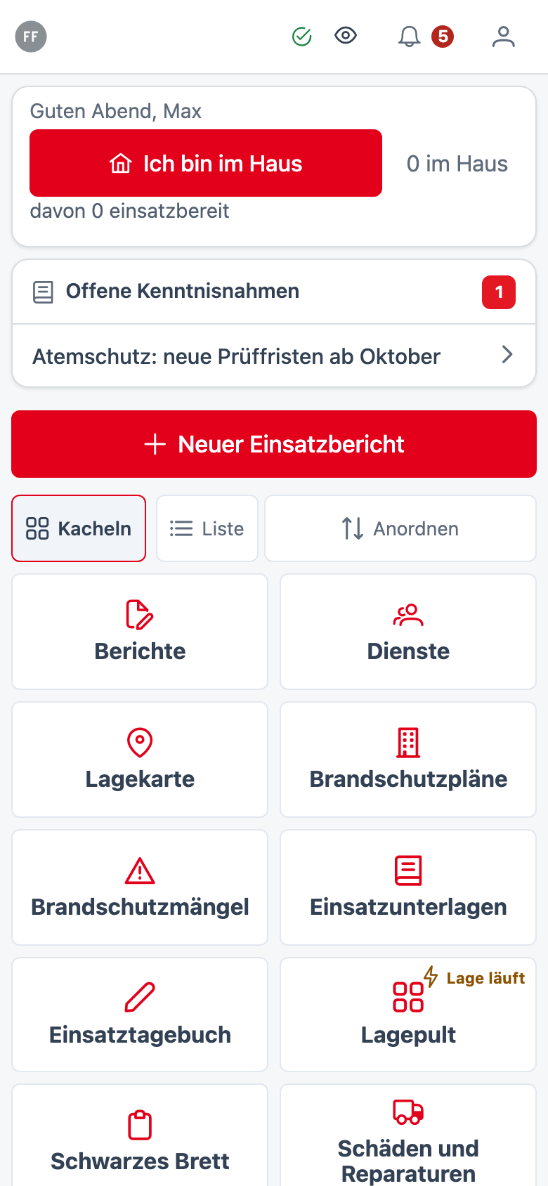 Die App · Startseite – Kacheln zu Lagekarte, Diensten, Schwarzem Brett, Berichten, Fahrzeugschäden, eigener Ausrüstung und Plänen, auch ohne Netz.